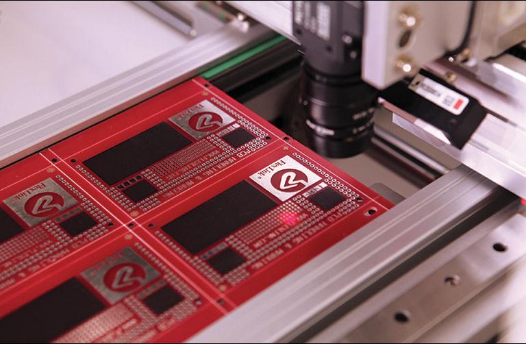 Manutention de cartes de circuits imprimés (PCB)