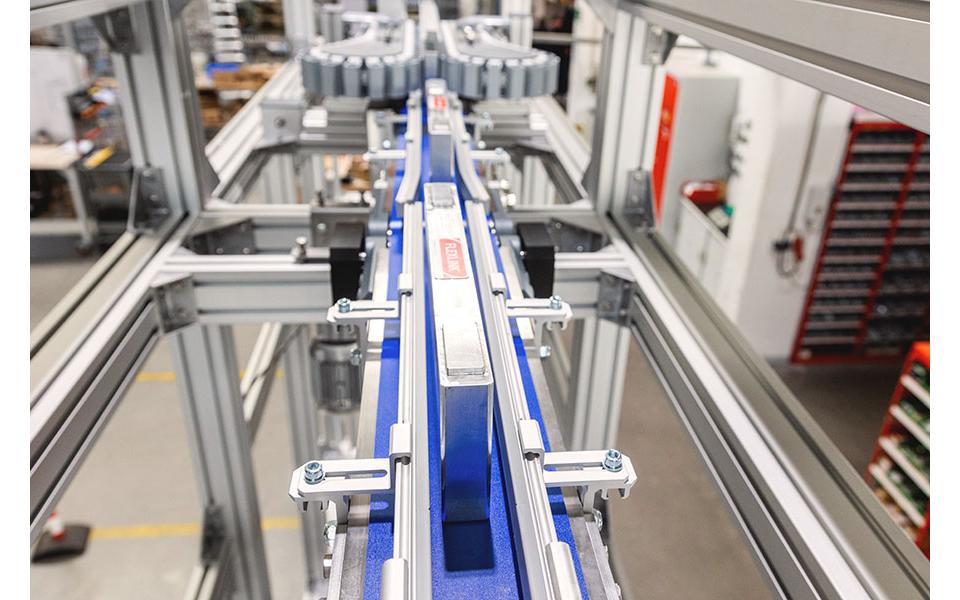 Équipement d'automatisation de la production pour les fabricants de batteries